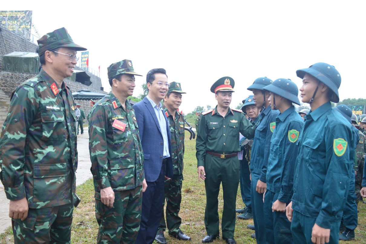 Xây dựng dân quân tự vệ Thủ đô vững mạnh, rộng khắp